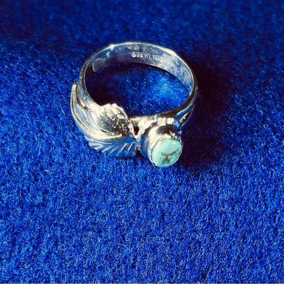 Classic Native American Sterling Ring with Turquoise & Feather Design Ships FREE - Picture 5 of 5